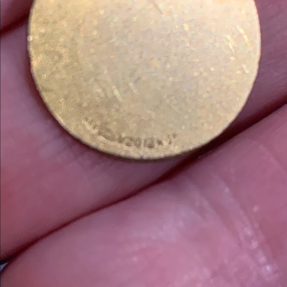 Vintage 12k gold filled round pendant charm w law scales motif - Picture 4 of 5